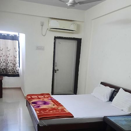 Hotel Rajtilak Guest House Vadali Esterno foto