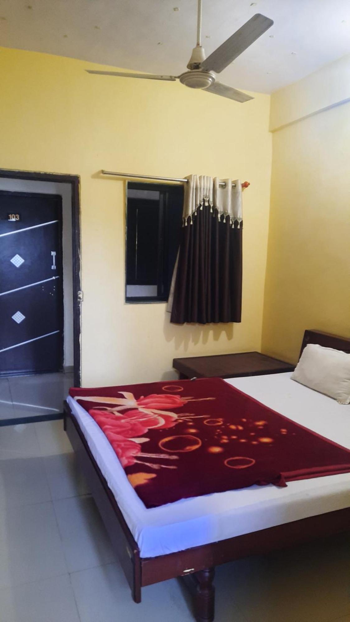 Hotel Rajtilak Guest House Vadali Esterno foto